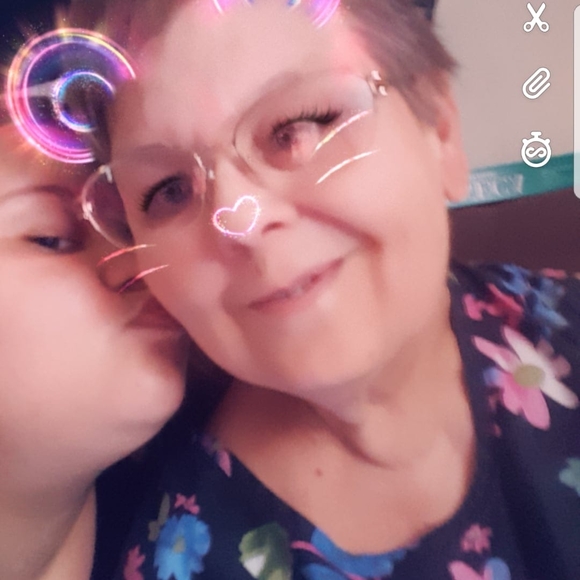 Meet your Posher, Sandy - Picture 1 of 1